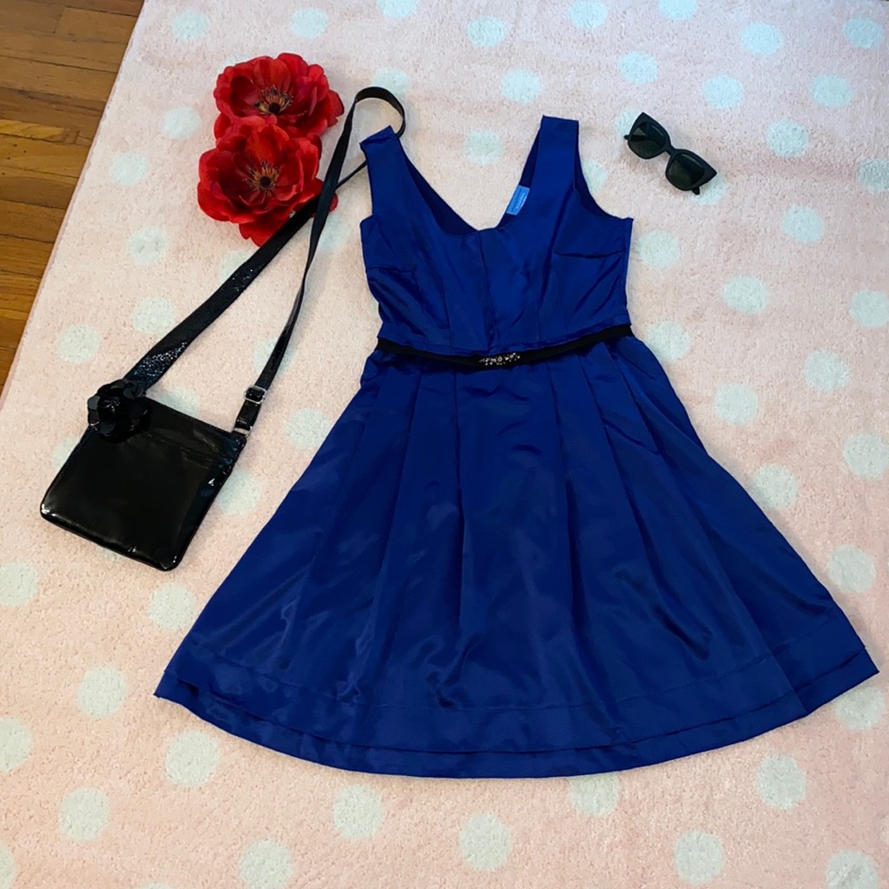 Vera Wang Fancy Blue Dress size 6